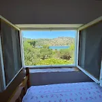 بيت للعطل House Kornati Robinzon Sit
