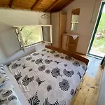 House Kornati Robinzon بيت للعطل *