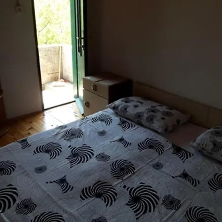 House Kornati Robinzon بيت للعطل *